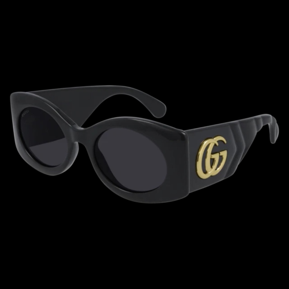 Gucci Women's Sunglasses in Black with Gold Logo